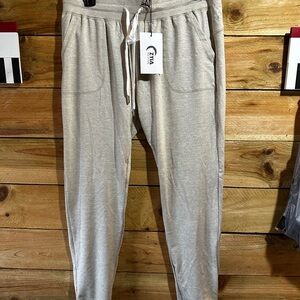 NWT Zyia oatmeal cozy Jogger Pants size L